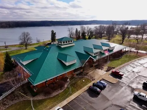 Manufacturer-certified roof installation in Pheasants Run