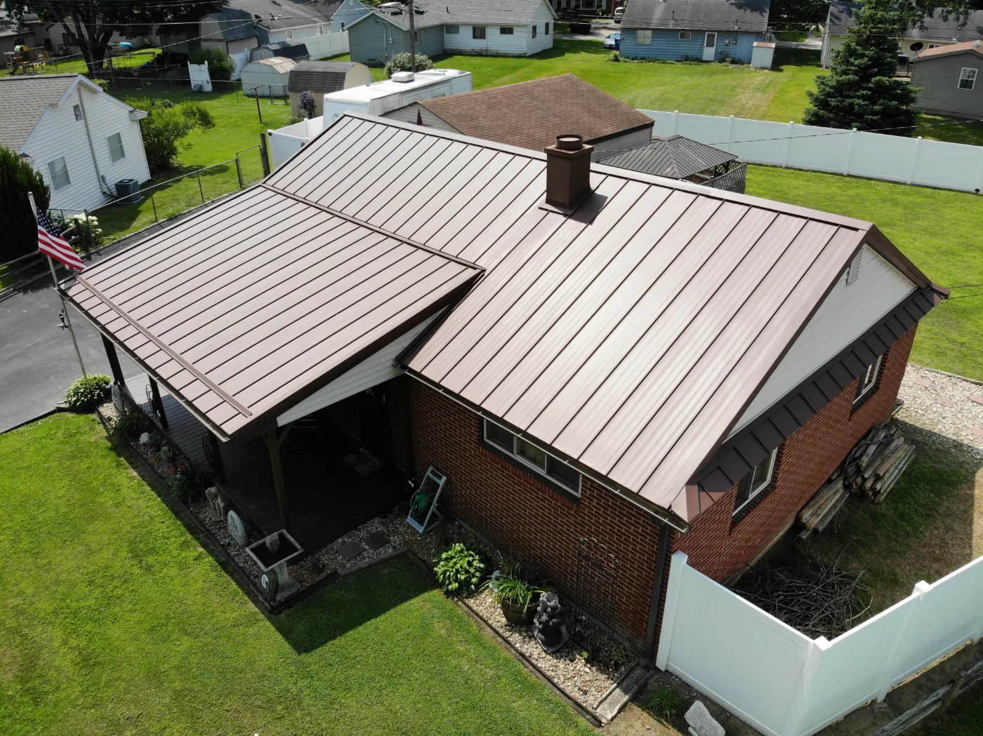 Manufacturer-certified roof installation in Pheasants Run